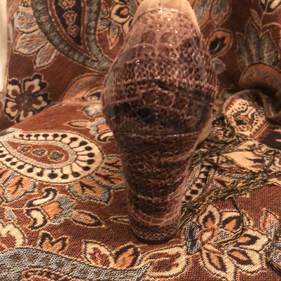 NWOT Andrew Geller Suede & Lizard/Snakeskin Heels - Picture 6 of 7